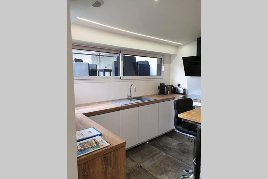 Le Saint Symphorien, Parking Gratuit Privee Apartment Vannes Luaran gambar